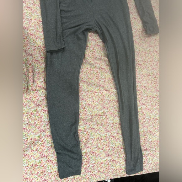 Gray jumpsuit - Picture 2 of 2